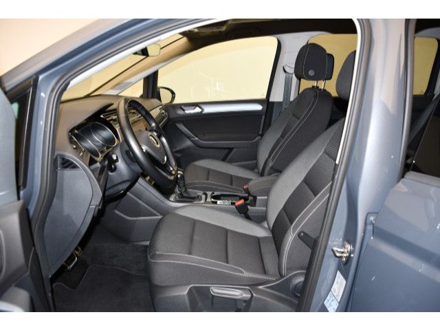 Volkswagen Touran 1.5 TSI DSG Active Einparkhi foto 3