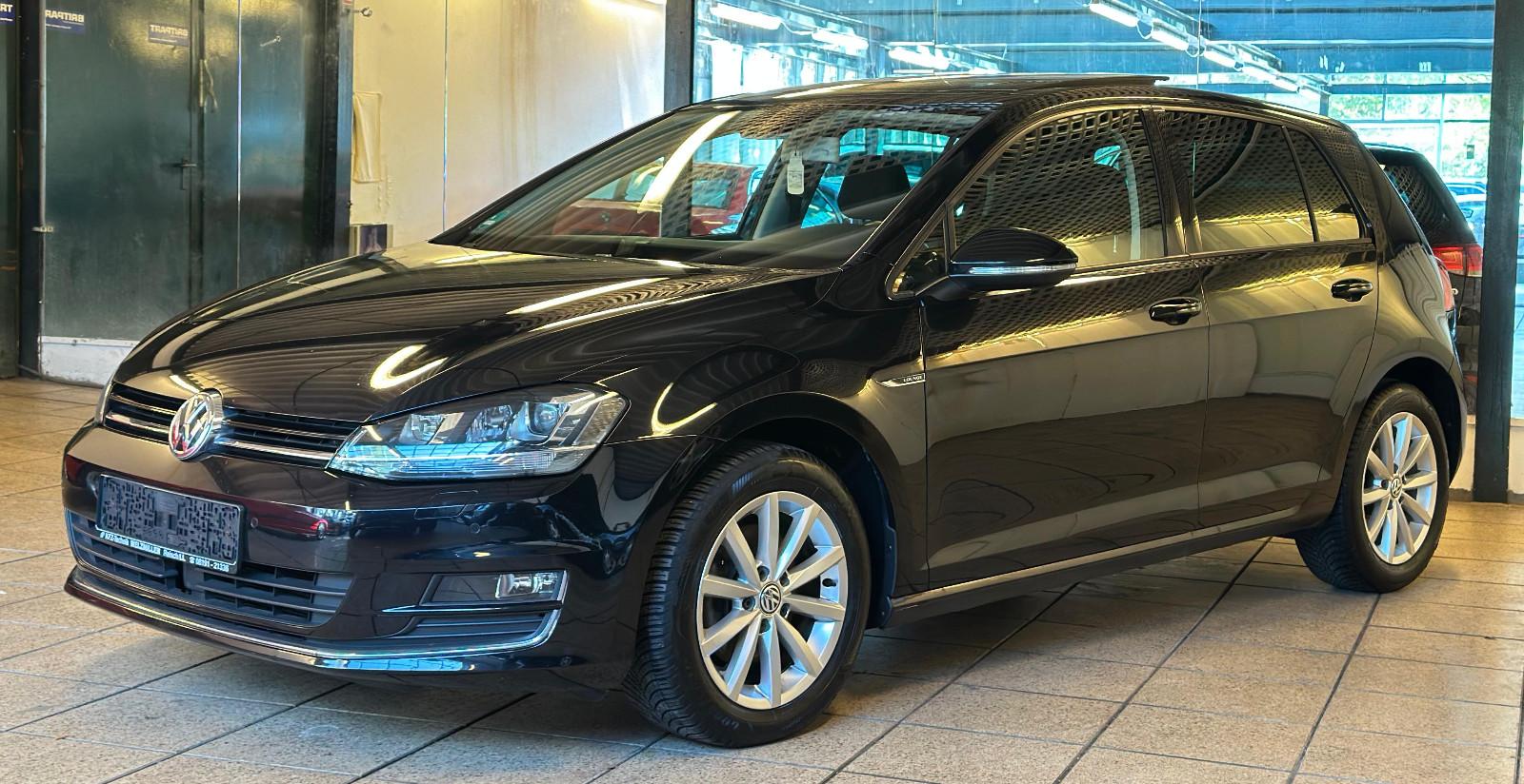 Volkswagen Golf VII  Lounge Pano Xenon Navi