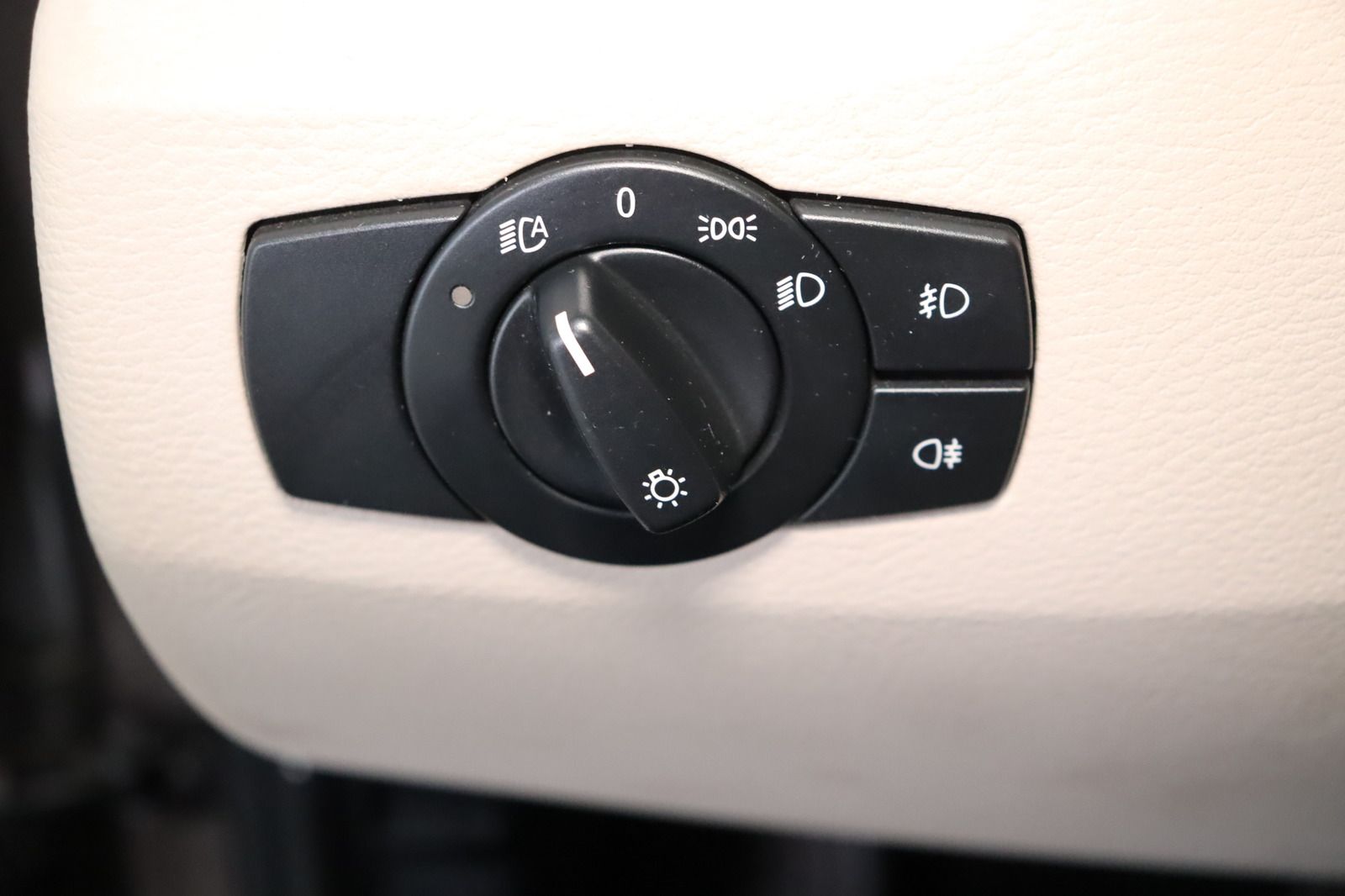 Fahrzeugabbildung BMW X1 xDrive28i * Pano * Leder * Xenon