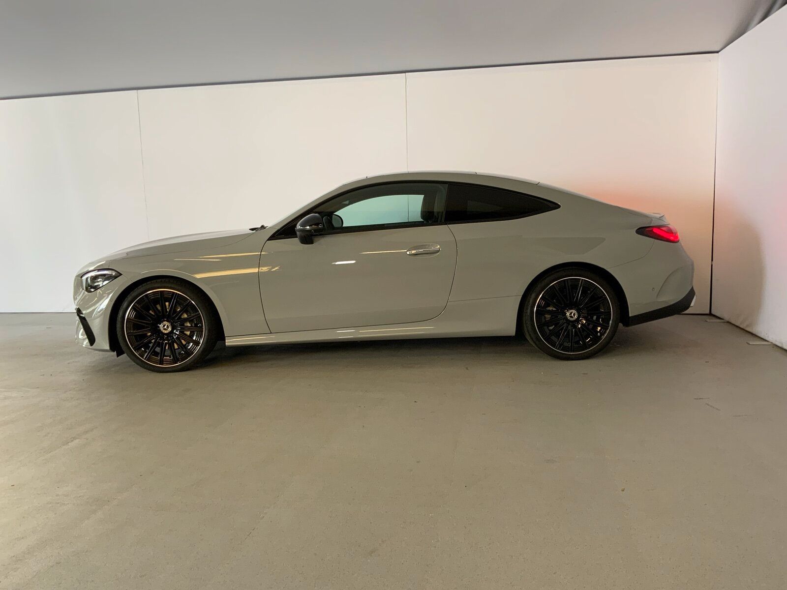 Mercedes-Benz CLE 200 AMG Night Pano Distro Standheizung 360° imagem 3