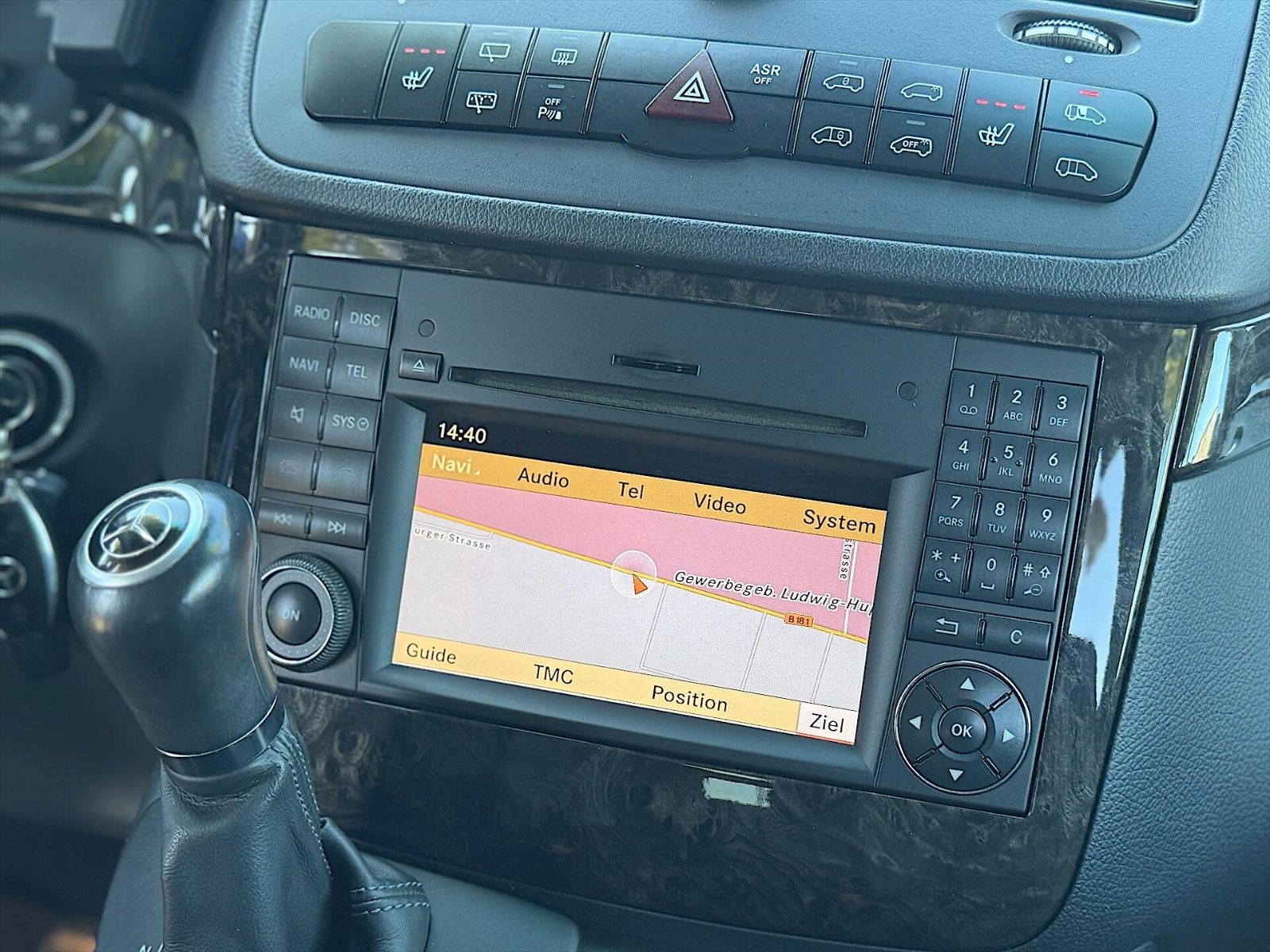 Fahrzeugabbildung Mercedes-Benz Viano 3.0 CDI Avantgarde Edition 125 lang *Pano*