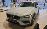 Volvo V60 Cross Country B4 AWD PLUS STANDHZ+ - Volvo V60 Cross Country mit Diesel-Antrieb: Automatik
