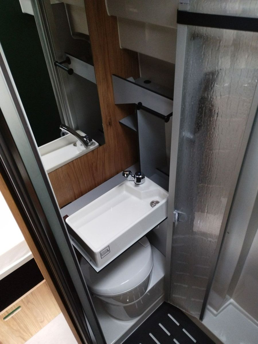 Fahrzeugabbildung Karmann Dexter 4x4 DE 560 AW Rückfahrkamera