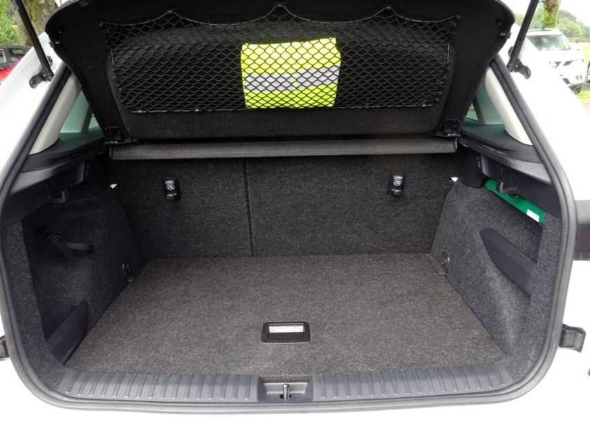 Fahrzeugabbildung SKODA Kamiq 1.0 TSI Tour Navi