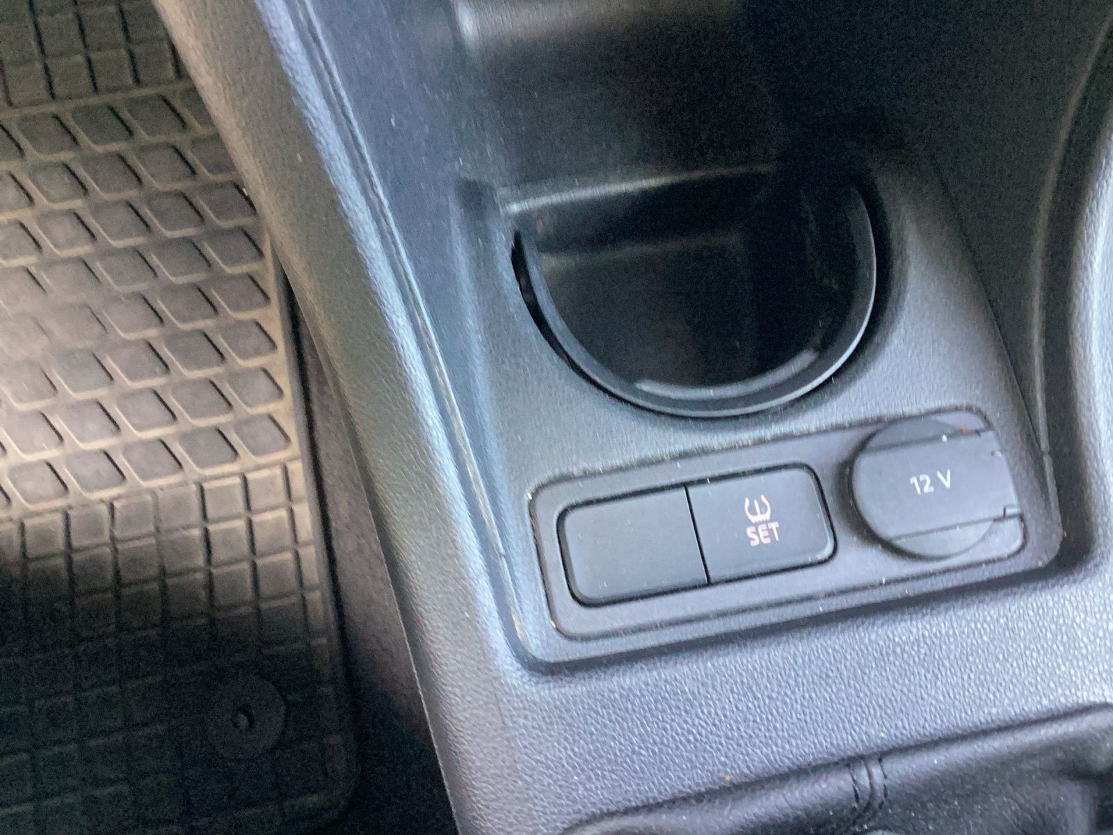 Fahrzeugabbildung Volkswagen up! Klima SHZ Tempomat RFK