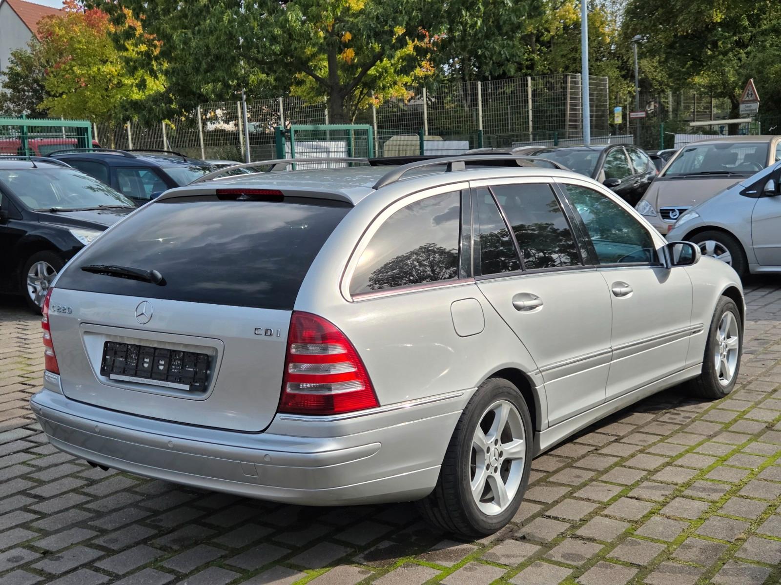 Mercedes-Benz C220 2004 — photo 5