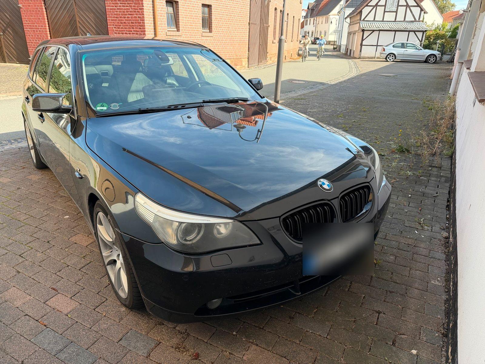 BMW 535 2004 — interior