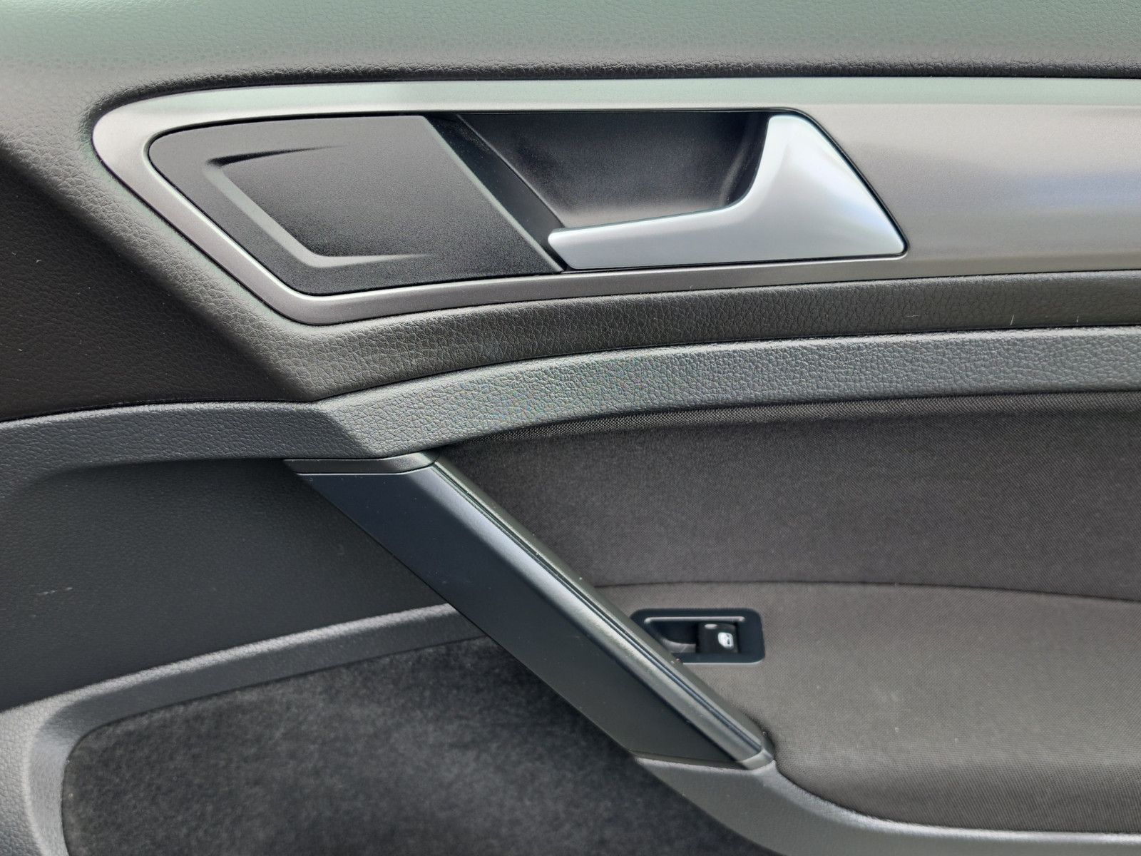 Fahrzeugabbildung Volkswagen Golf VII Variant Trendline BMT NAVI KLIMA SHZ