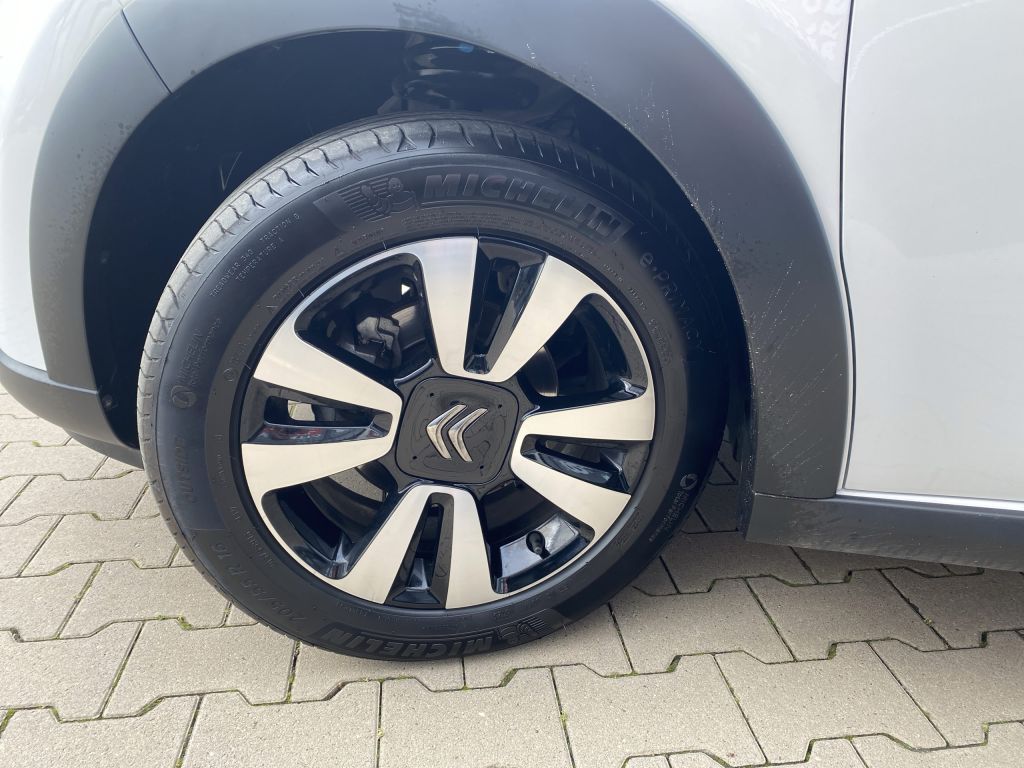 Fahrzeugabbildung Citroën C3 PT 83 S&S MAX *Sitzh*Navi*Cam*Carplay*Touch*