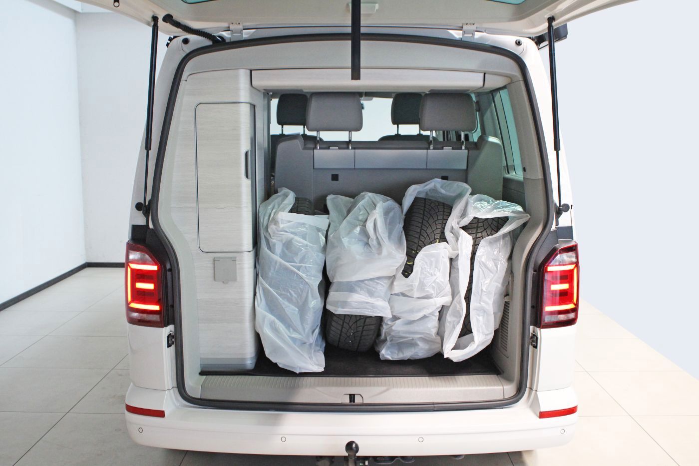 Volkswagen T6 2.0 TDI California Coast Edition AHK RCam ACC foto 13