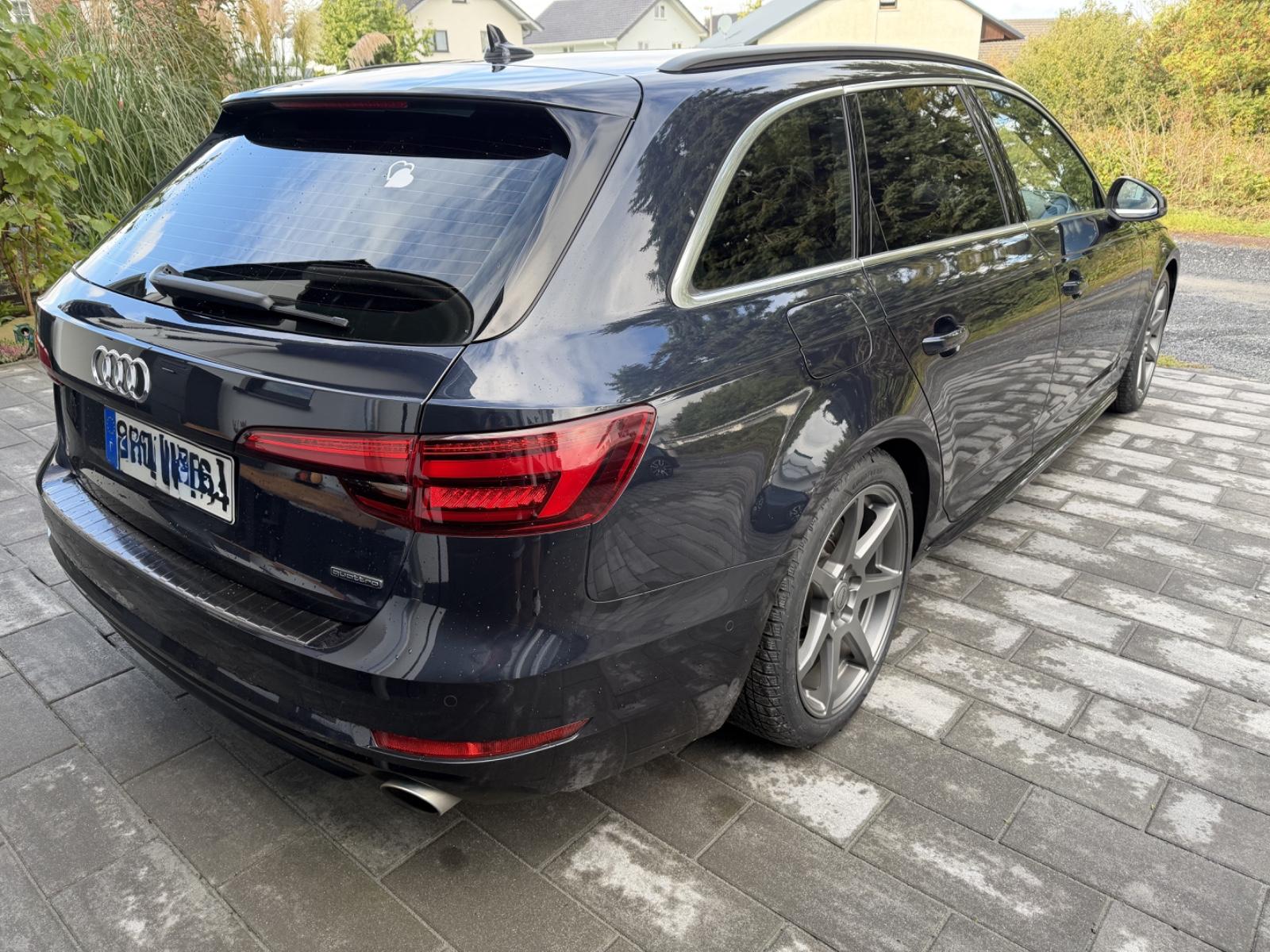 Audi A4 2.0 TFSI quattro Avant - AHK+Leder+HUD+Pano