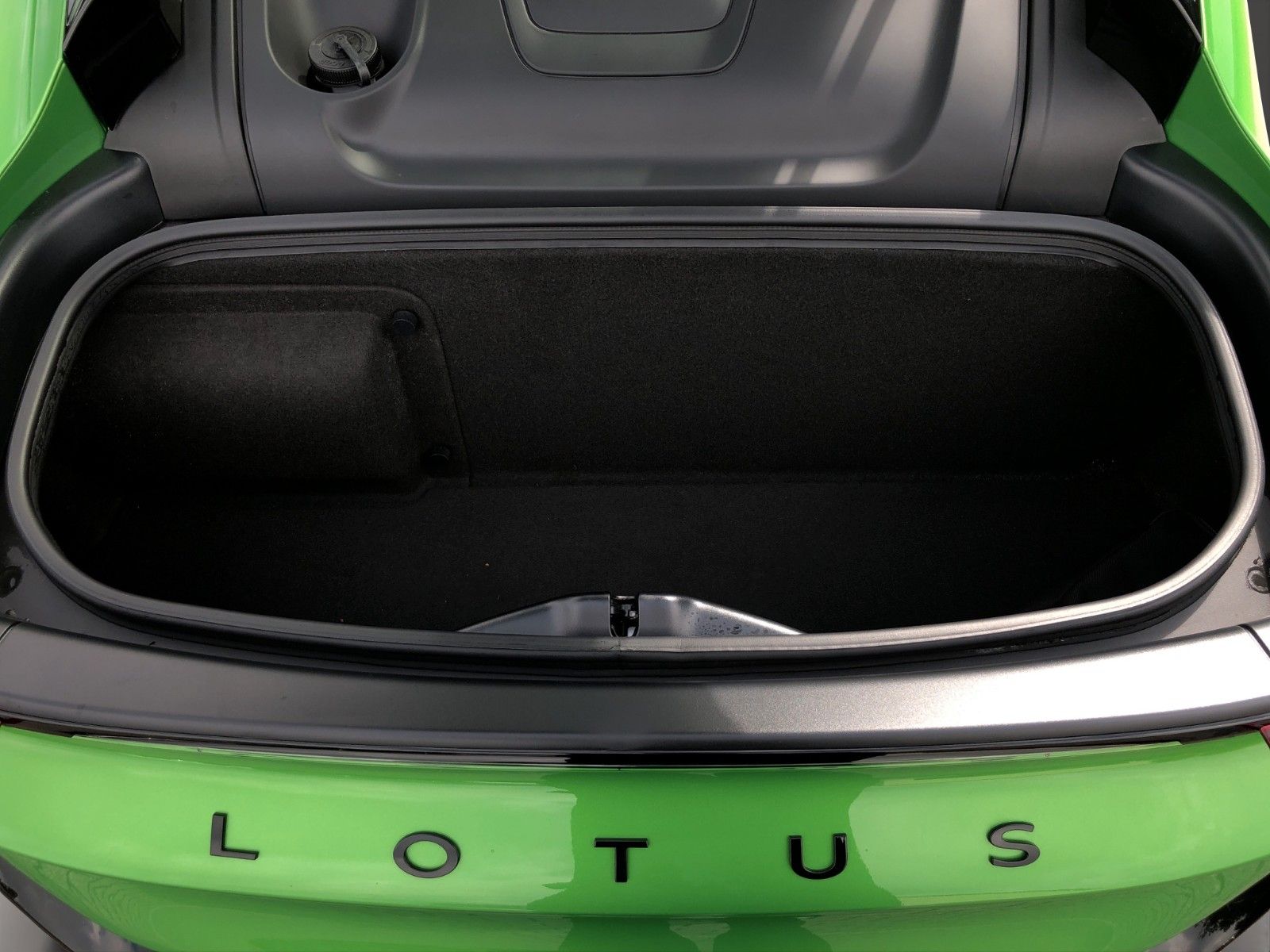 Fahrzeugabbildung Lotus Emira i4 Turbo SE ACC Lotus Wuppertal MY26