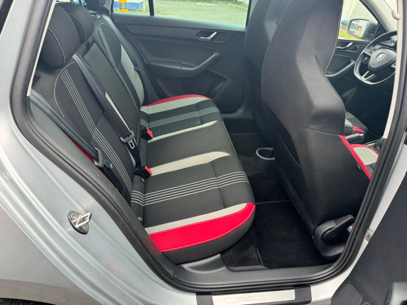 Fahrzeugabbildung SKODA Rapid Spaceback Monte Carlo Panorama+Sitzheizung