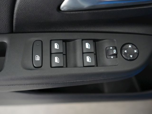 Corsa F FACELIFT YES+LED-LICHT+SITZHEIZUNG+LENKR