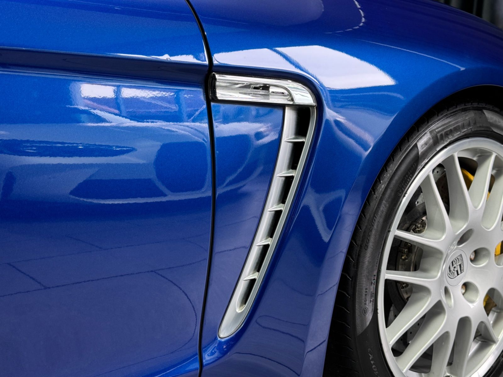 Fahrzeugabbildung Porsche Panamera Turbo|CERAMIC|CARBON|1.HAND|EXCLUSIVE|