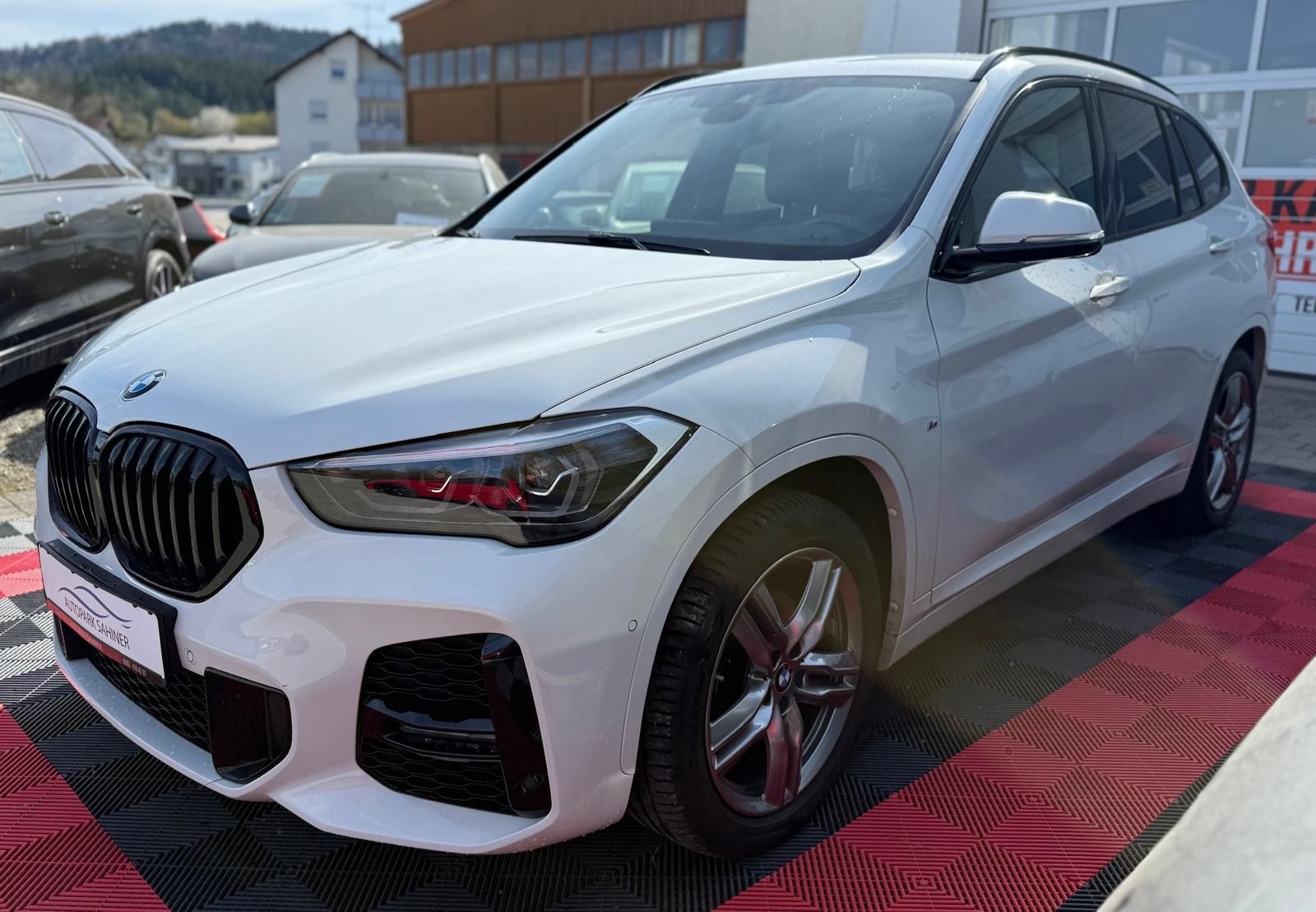 BMW X1 sDrive 18 i M SPORT*HUD*KAM*LEDER imagem 3