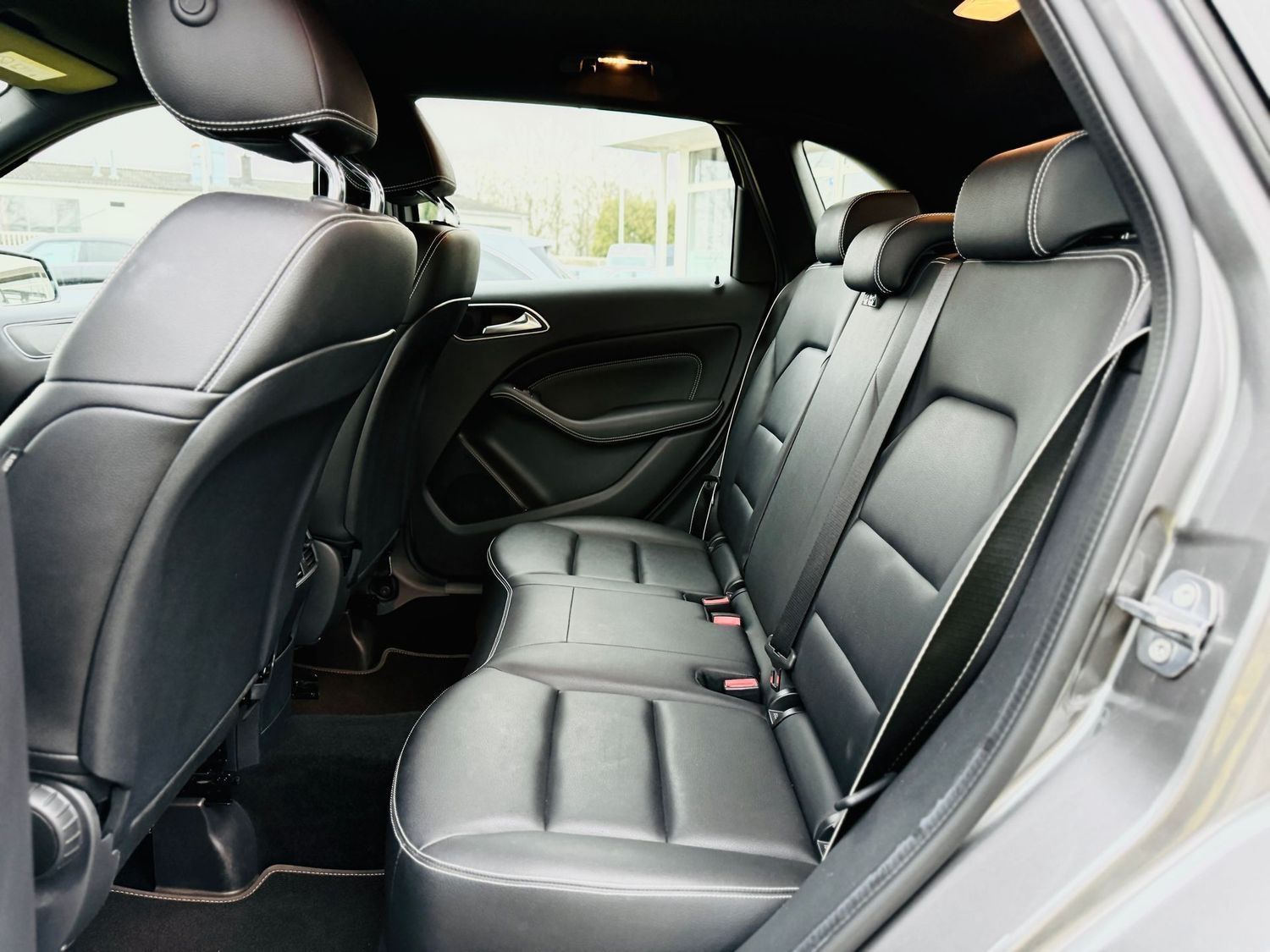 Fahrzeugabbildung Mercedes-Benz B 200 AMG Styling, NIGHTFALL, Autom., AHK, LED,