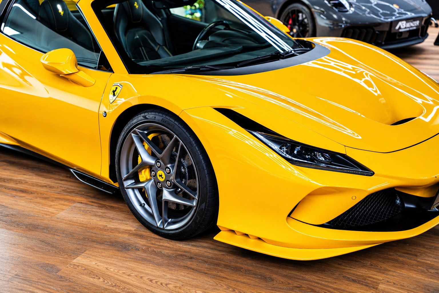 Fahrzeugabbildung Ferrari F8 Spider Giallo Modena *Lift*Carbon*Kamera*