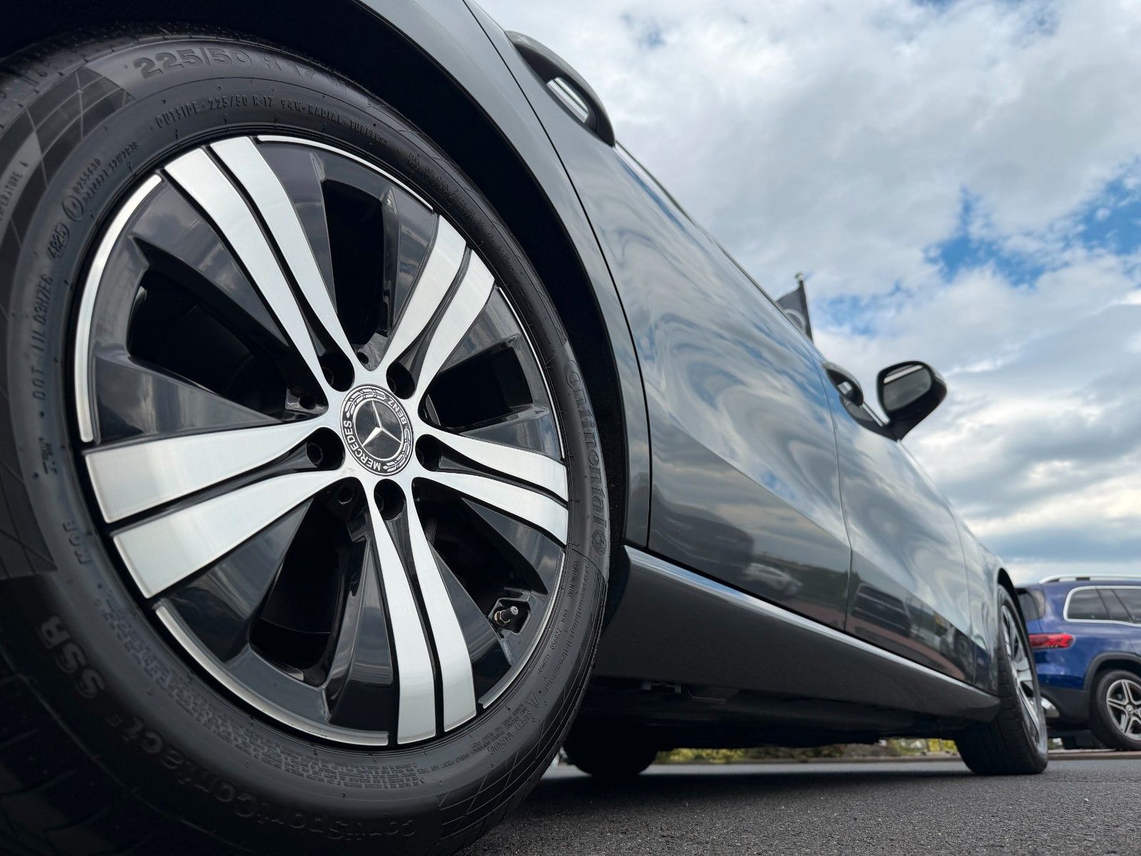 Fahrzeugabbildung Mercedes-Benz C 220d T Avantgarde+Pano+AHK+Ambiente+