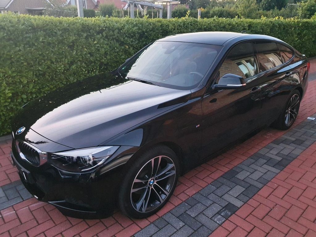 Image of BMW 320