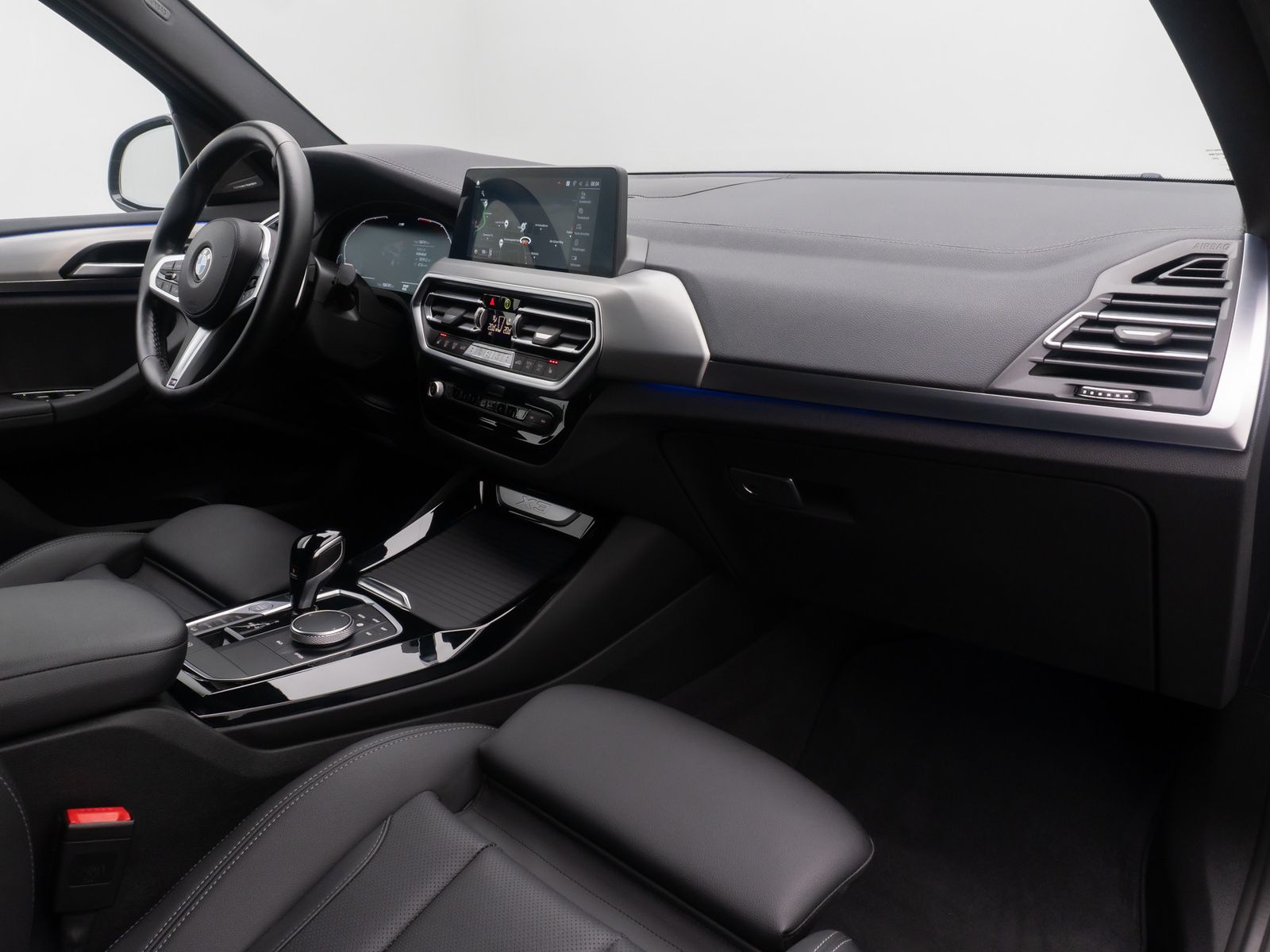 Fahrzeugabbildung BMW X3 xD30d M Sport 360°HUD DAB H/K Alarm 20Zoll