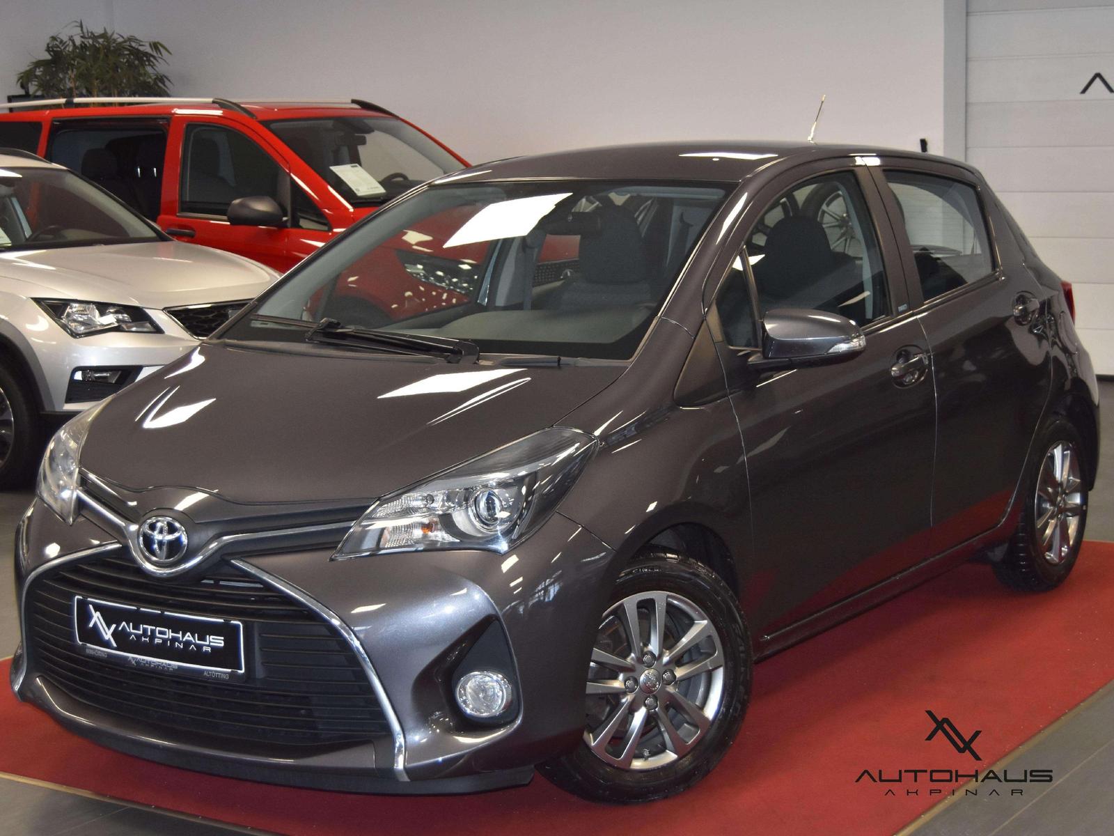 Toyota Yaris Edition-S KAMERA BLUETOOTH WENIG KM 