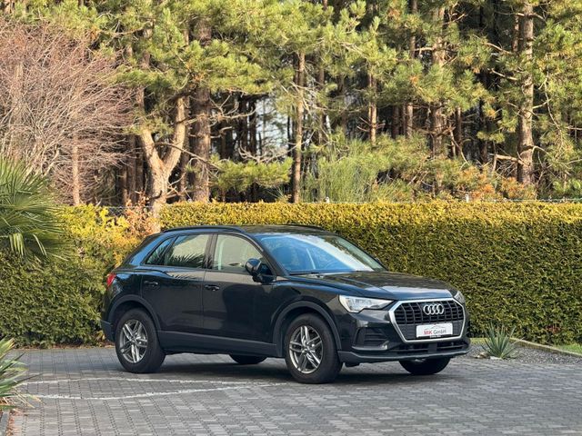 Audi Q3 35 TFSI /Alcantara / Navi / Rückfahr-Kamera /