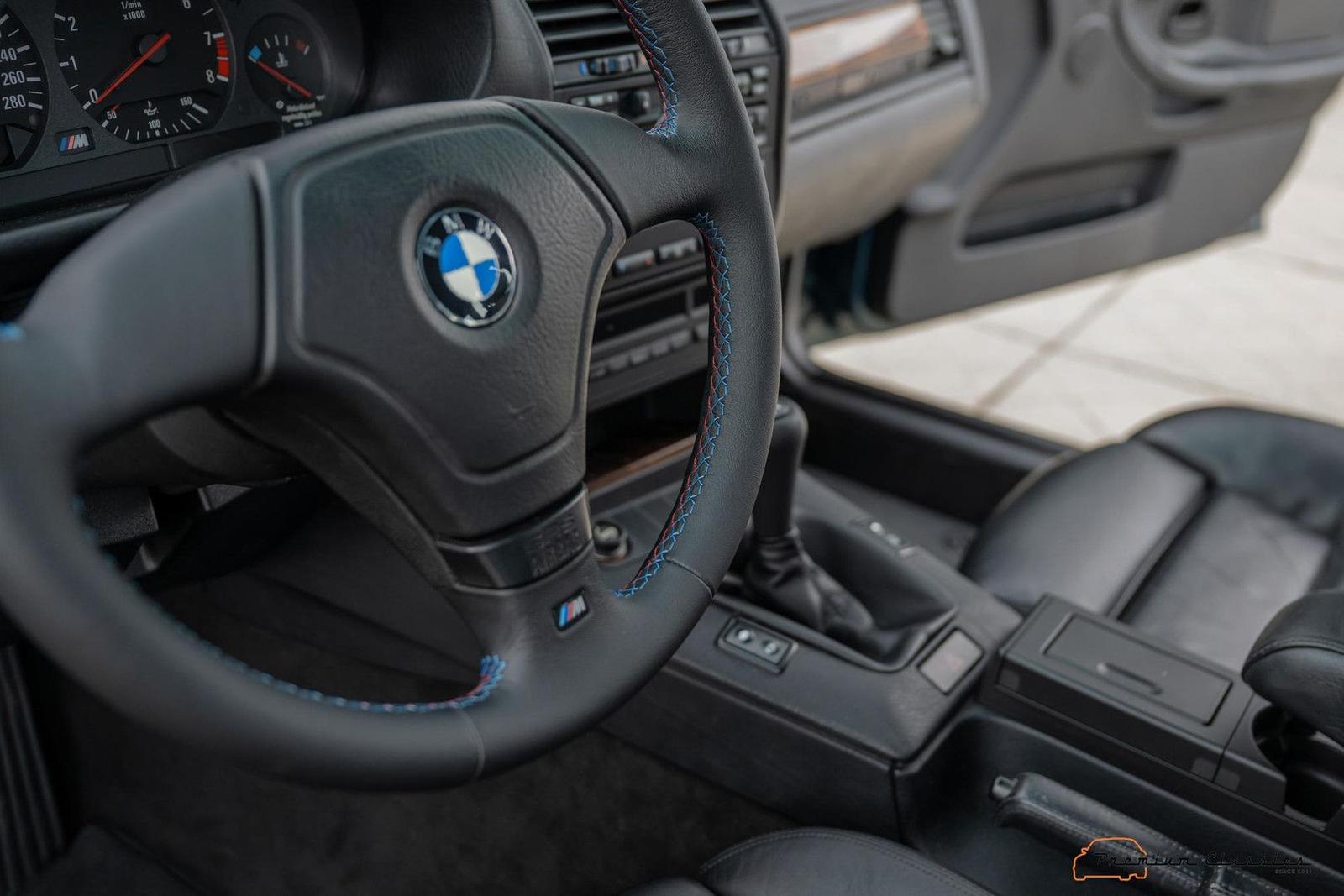 BMW M3 E36 Touring 286ch - Projet unique - Toit ouvrant - Entièrement restauré