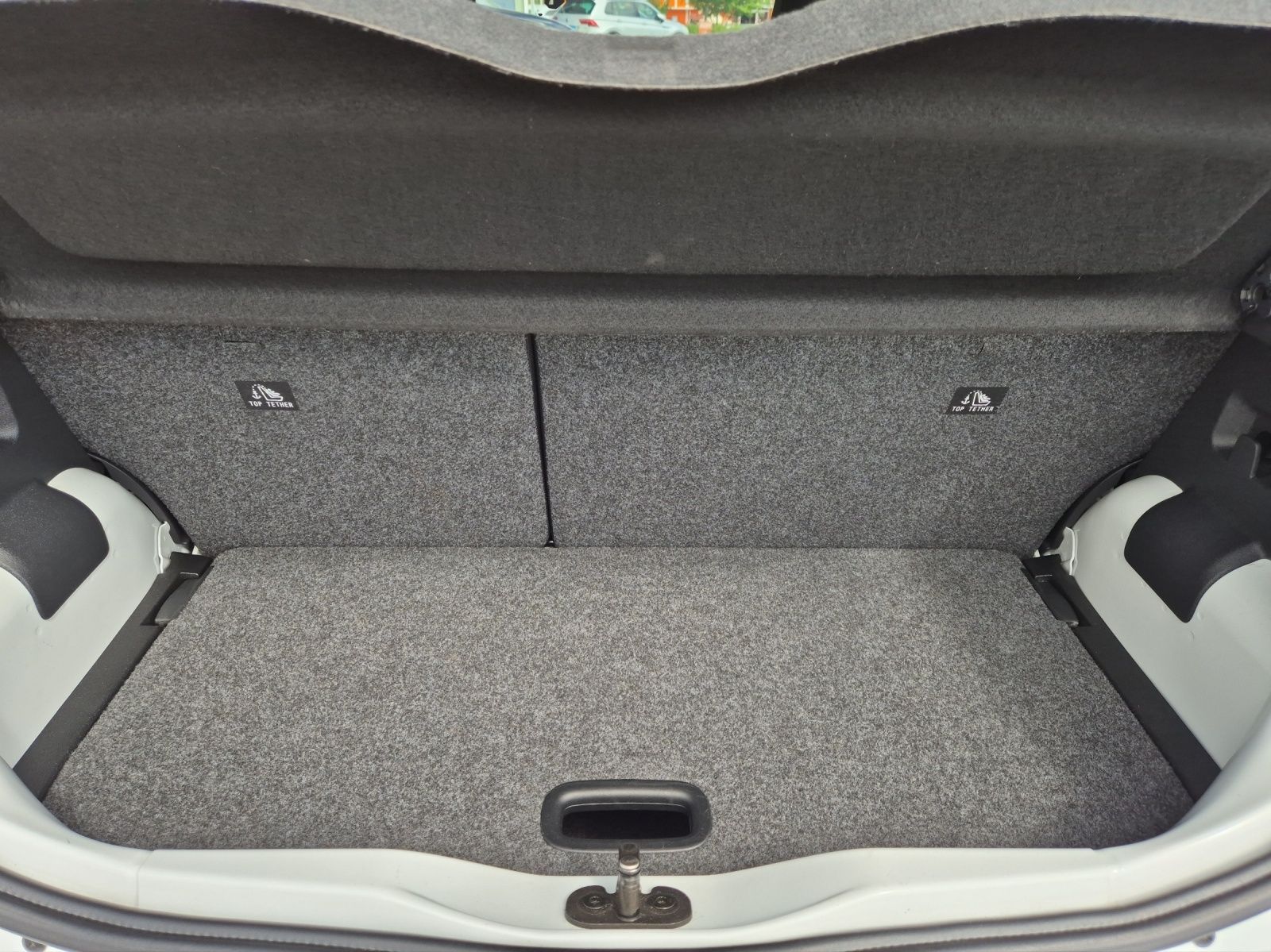 Fahrzeugabbildung Volkswagen up! 1.0 Klima DAB GRA RFK SH LM