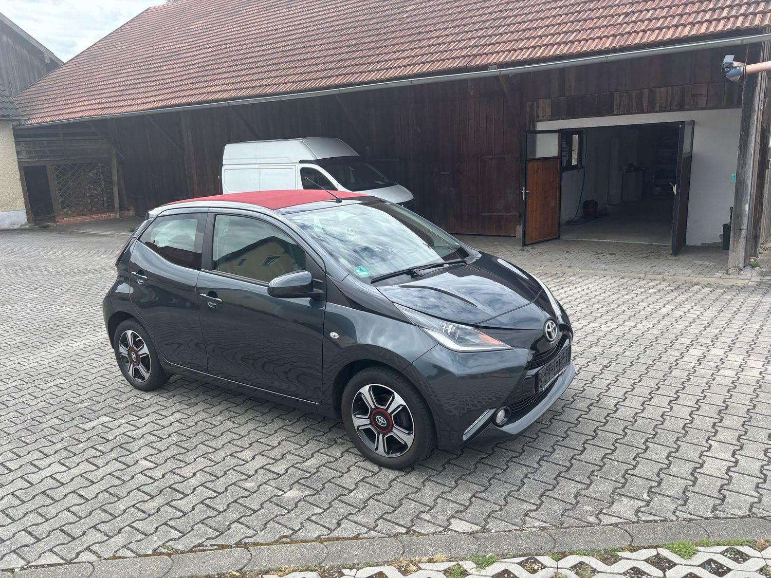 Toyota Aygo x-wave++TOP++Kamera,Faltdach++