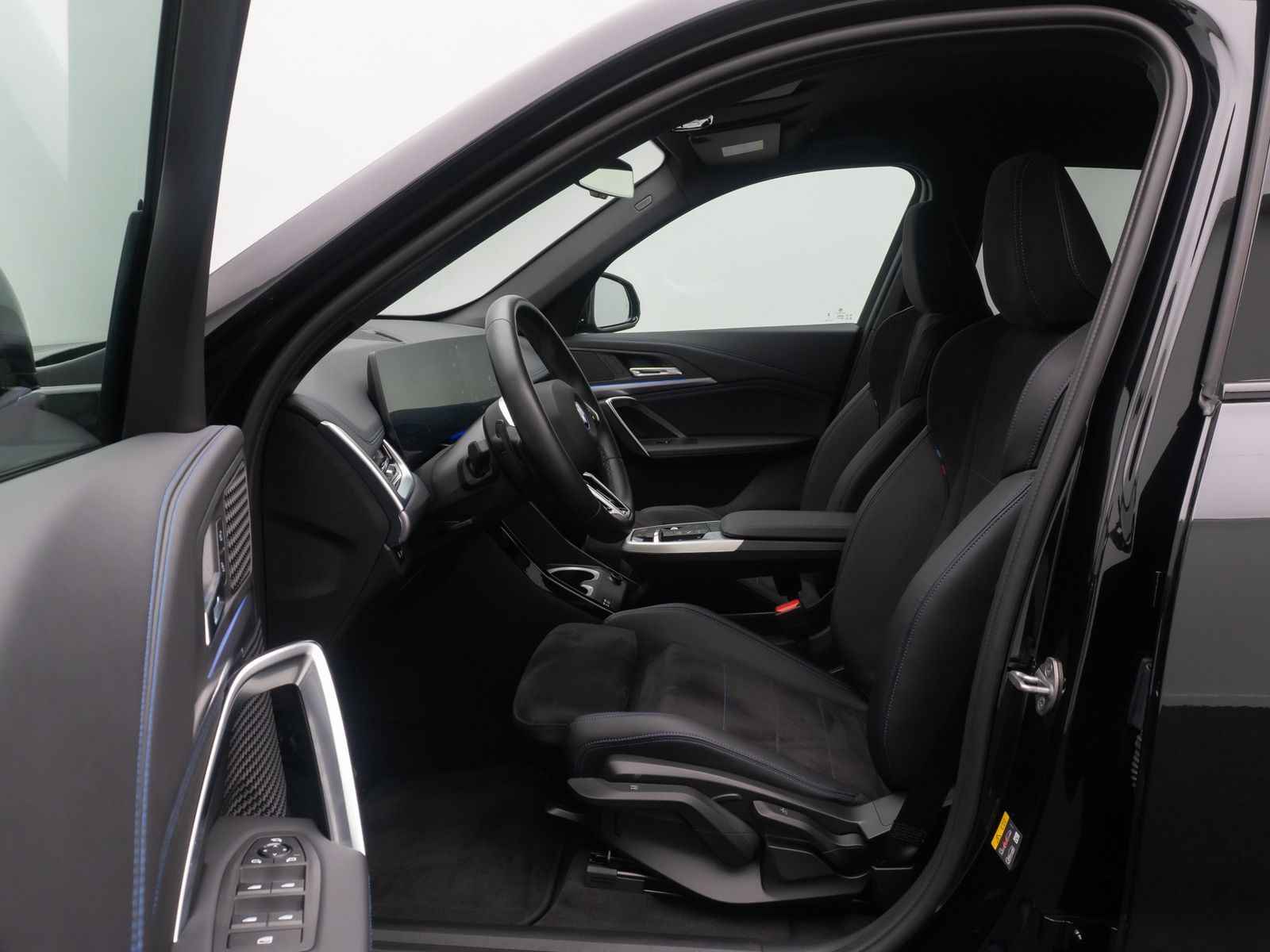 Fahrzeugabbildung BMW iX1 xD30 M Sport DAB Kamera FernlichtAss Komfort