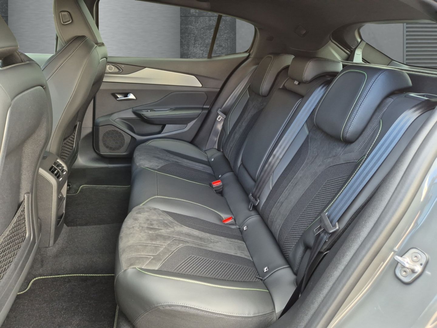 Peugeot 408 - Bild 9