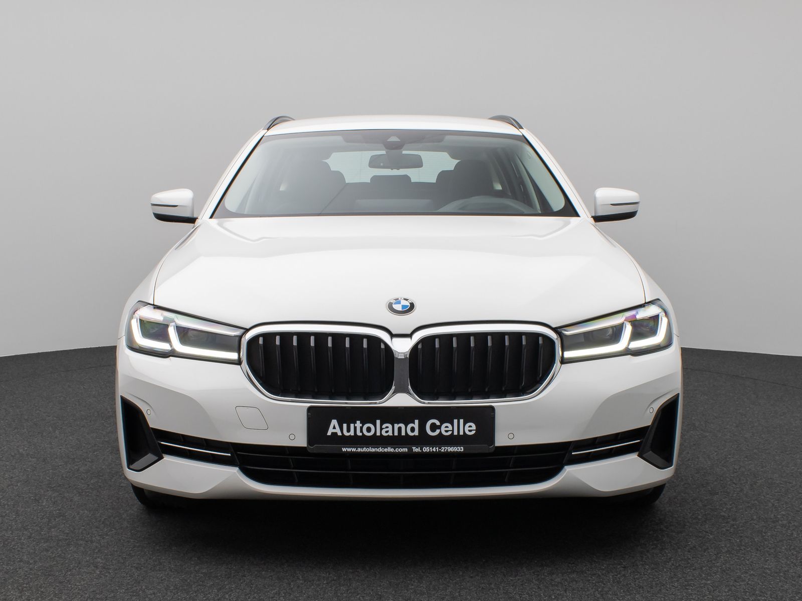 Fahrzeugabbildung BMW 530d Kamera HUD DAB Komfort Alarm Sport 19Zoll