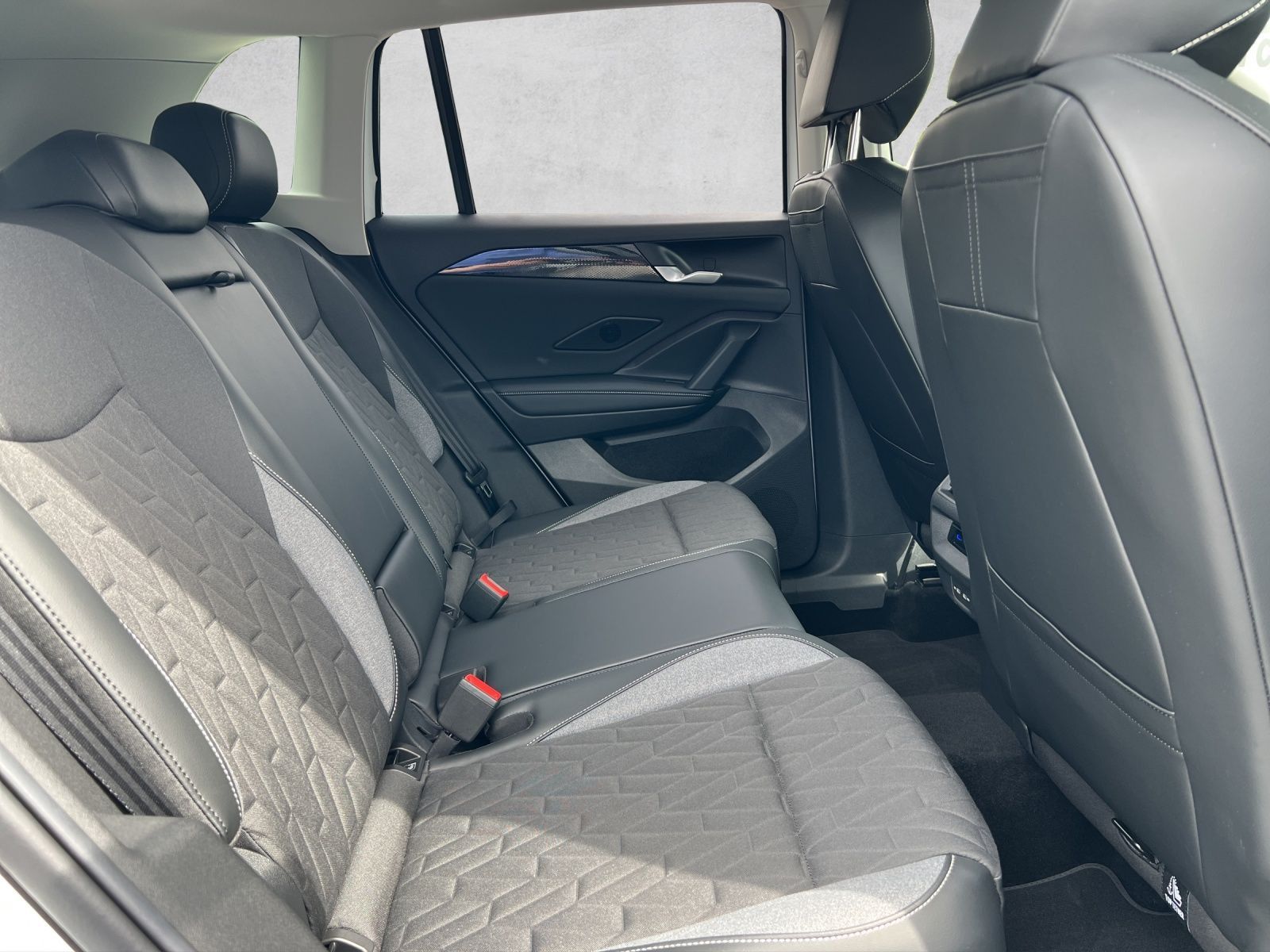 Tiguan Goal 2.0 TDI DSG AHK*Navi*ACC*LED*CarPlay