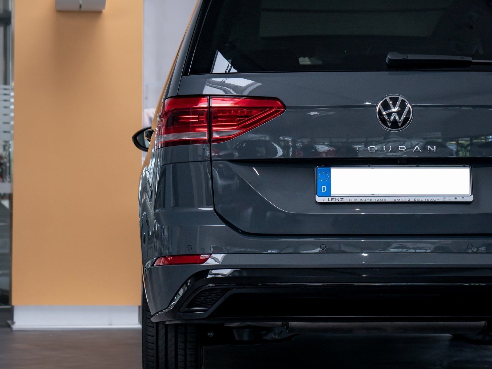 Fahrzeugabbildung Volkswagen Touran Highline R-Line TSI DSG *AHK*Standhzg*7-S