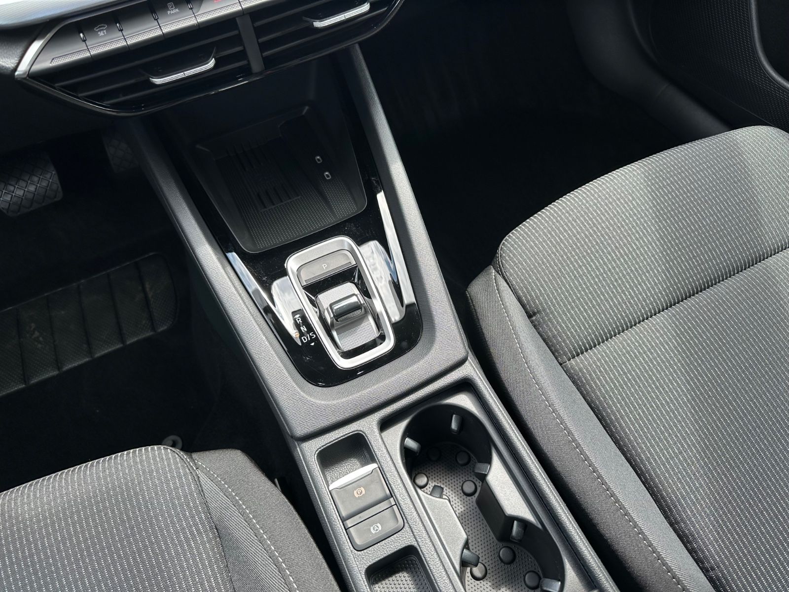 Fahrzeugabbildung SKODA Octavia Combi 1.5 TSI Selection DSG ACC/AHK/LED