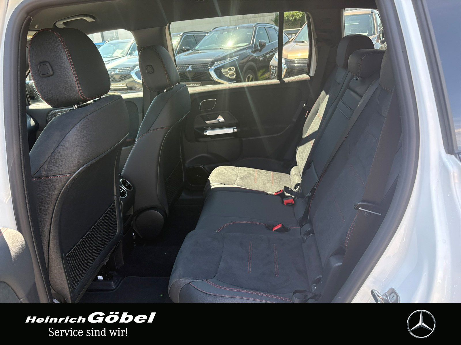 Fahrzeugabbildung Mercedes-Benz EQB 300 AMG-LINE HEAD-UP*BURMESTER*360°*MEMORY