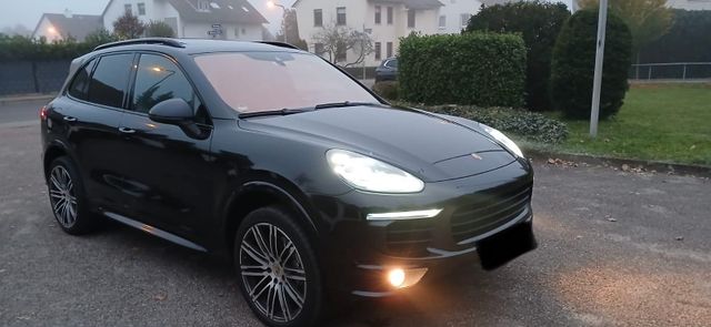 Porsche Cayenne  Sport-Design-Paket,