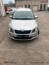 Skoda Škoda Roomster durch repariert - : Kombi, Koda