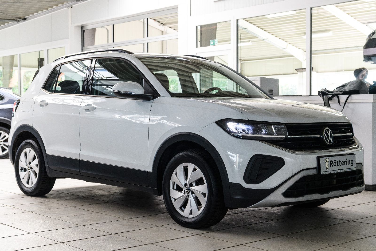 Fahrzeugabbildung Volkswagen T-Cross 1.0 TSI 85 kW Life +LED +ACC +Allwetter