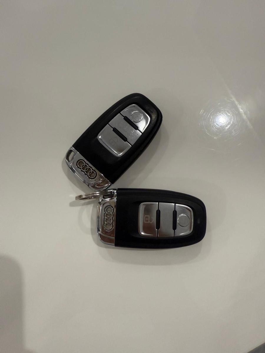 Audi A4 2009 — photo 12
