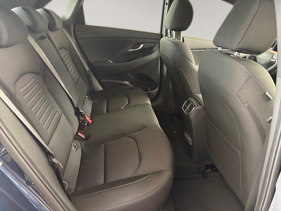 Fahrzeugabbildung Hyundai i30 1.0T 100PS DCT ADVANTAGE Plus-Paket