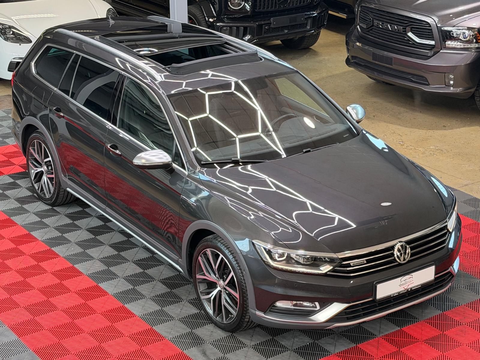 Volkswagen Passat Alltrack 4Motion Panorama Massage Virtual