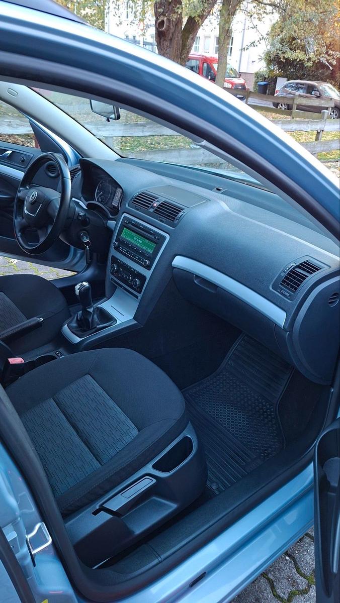 Skoda Octavia 2010 — photo 12
