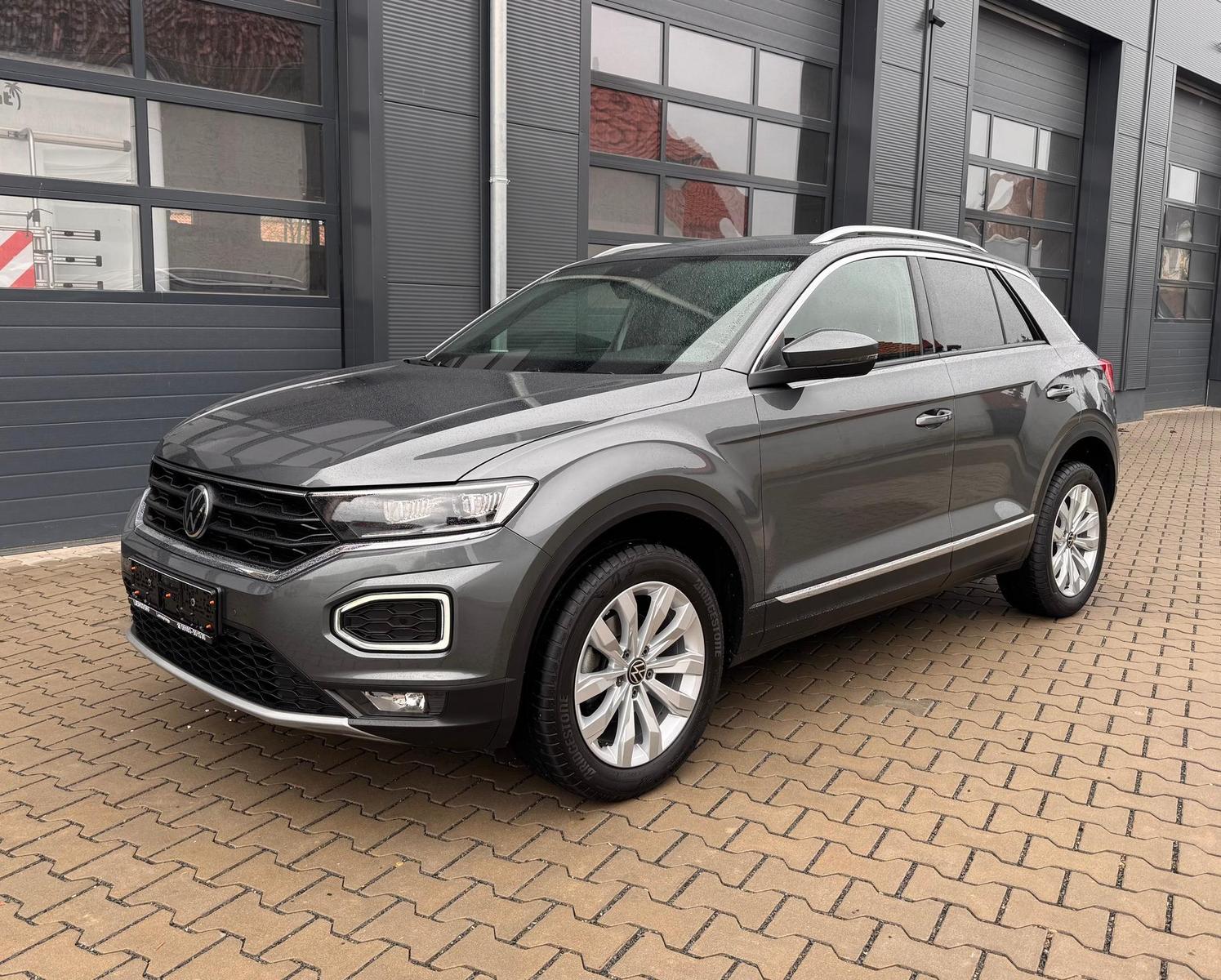 Volkswagen T-Roc 1.5 TSI Sport*LED*ACC*CarPlay*AHK*RFK* ...