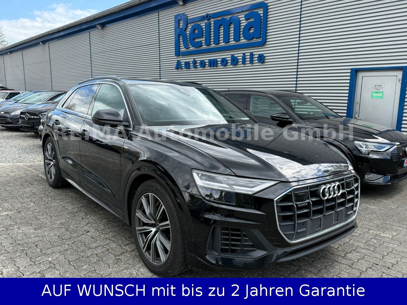 Fahrzeugabbildung Audi Q8 55 TFSI e quattro S-Line, HUD, ACC, AHK