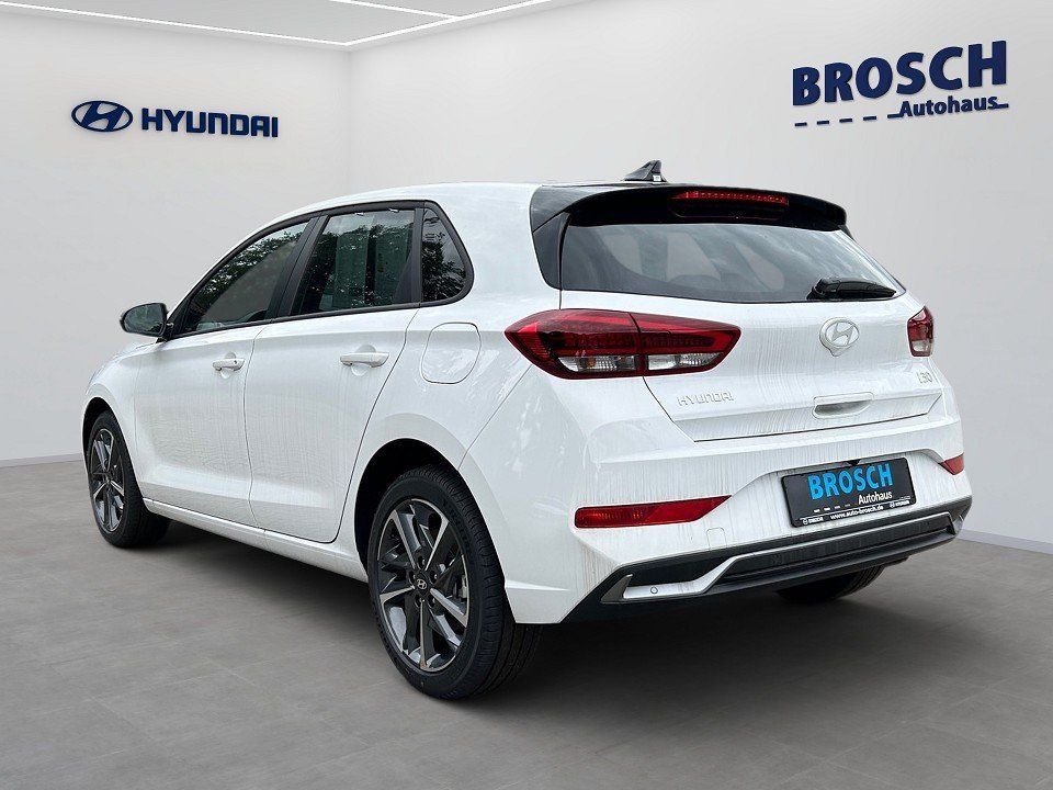 Fahrzeugabbildung Hyundai i30 MY25 1.5T 48V 7DCT ADVANTAGE NAV+LED+KAMERA+