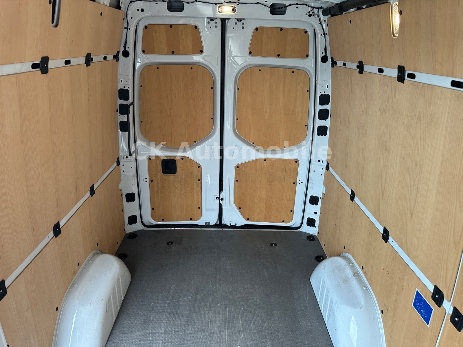Fahrzeugabbildung Mercedes-Benz Sprinter III Kasten 317 RWD L2H2/Klima/Tempomat