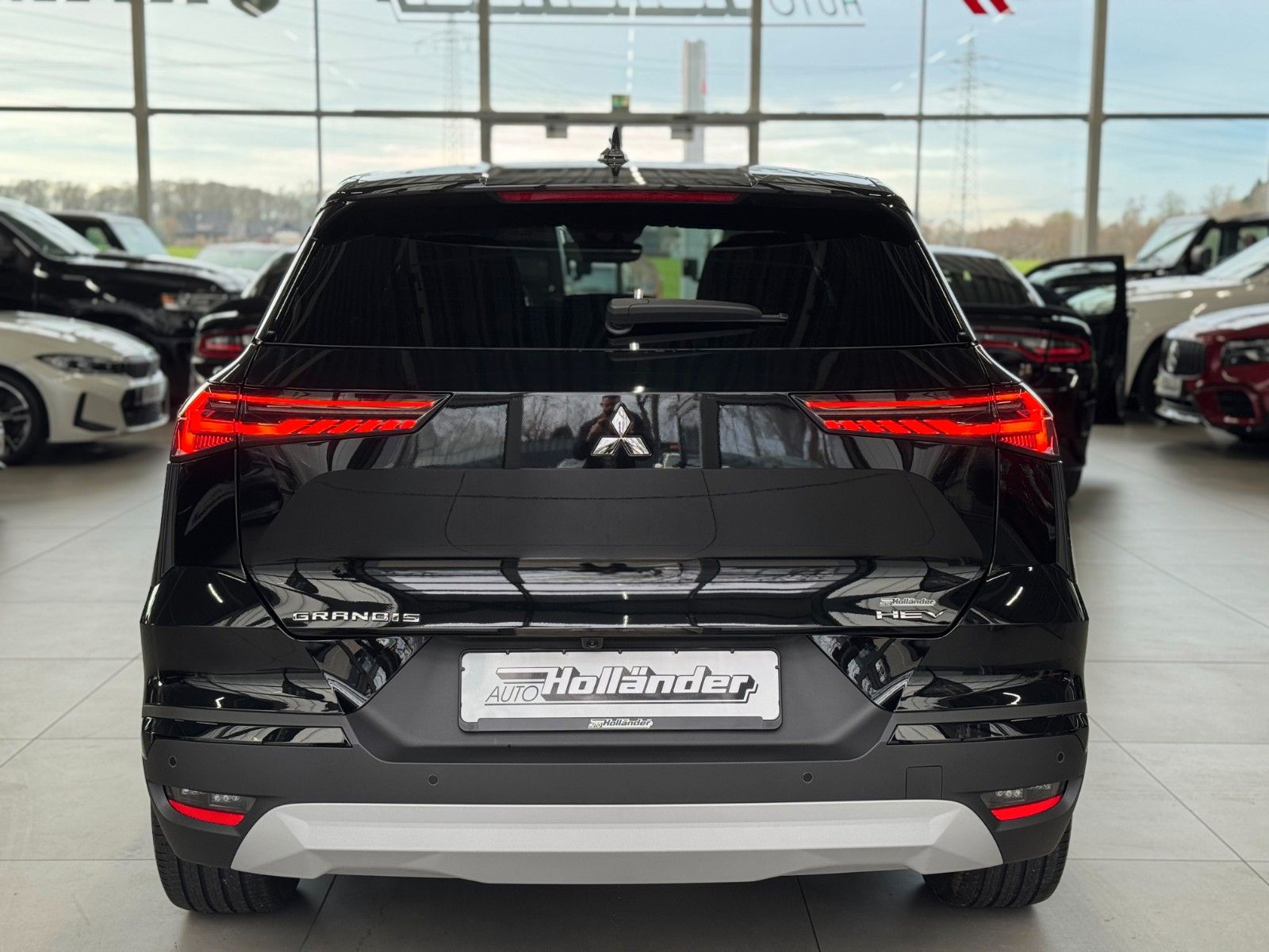 Fahrzeugabbildung Mitsubishi Grandis 1.8 Hybrid Benziner Intro Edition