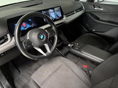 Fahrzeugabbildung BMW 218i Active Tourer -- AHK/ ACC/ PremiumPaket